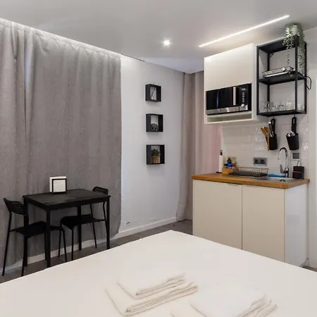 The Jolie - By The Ocean Apartment
