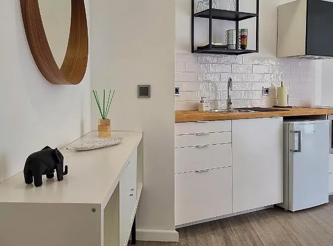 The Jolie - By The Ocean Apartment *