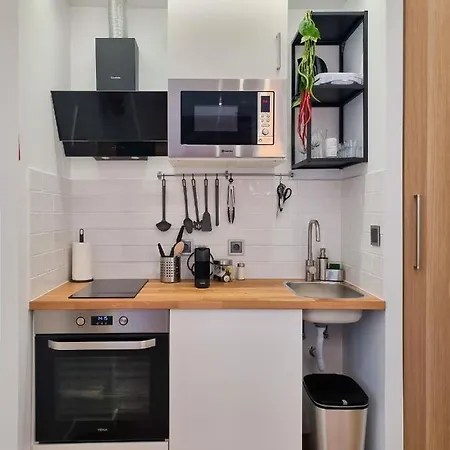 The Jolie - By The Ocean Apartment