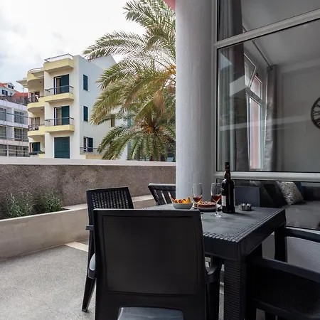 The Jolie - By The Ocean דירה *