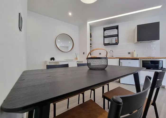 The Jolie - By The Ocean Apartment