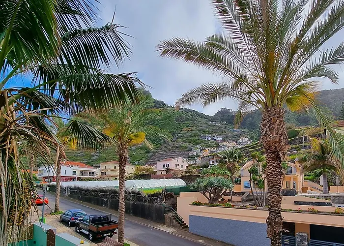 The Jolie - By The Ocean * Porto Moniz